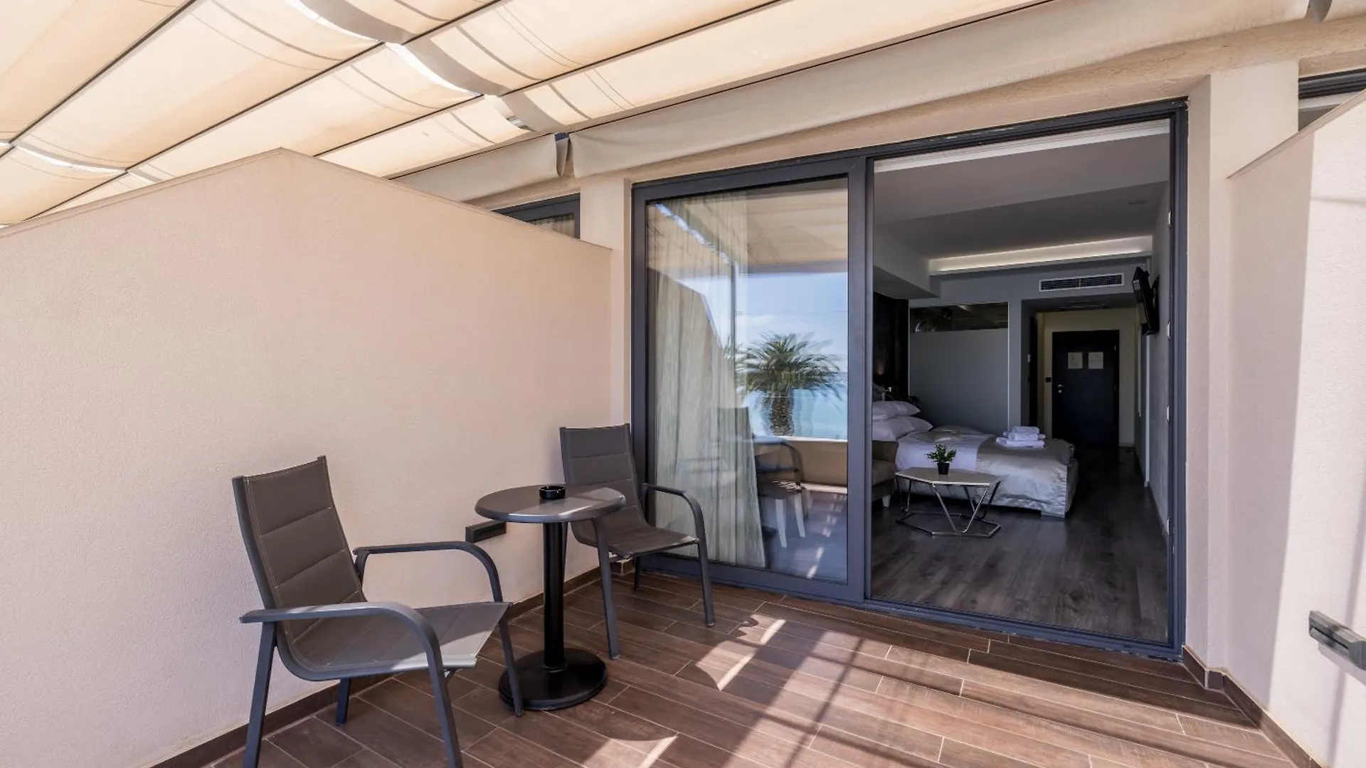 Sea View Luxury Rooms Seven Of Nine Split 4*,