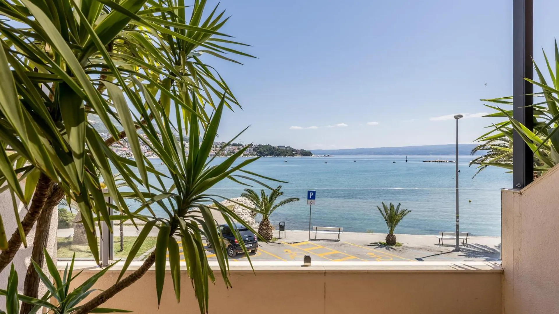 Sea View Luxury Rooms Seven Of Nine Split 4*,