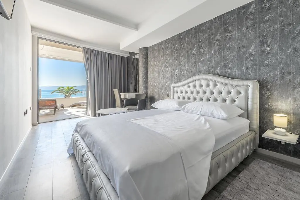 Luxury Rooms 