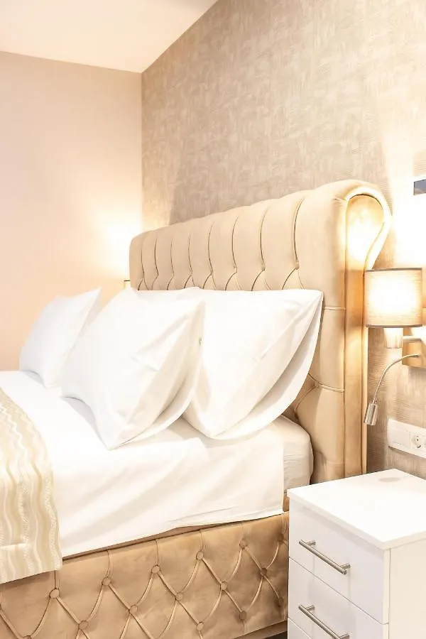 Luxury Rooms 