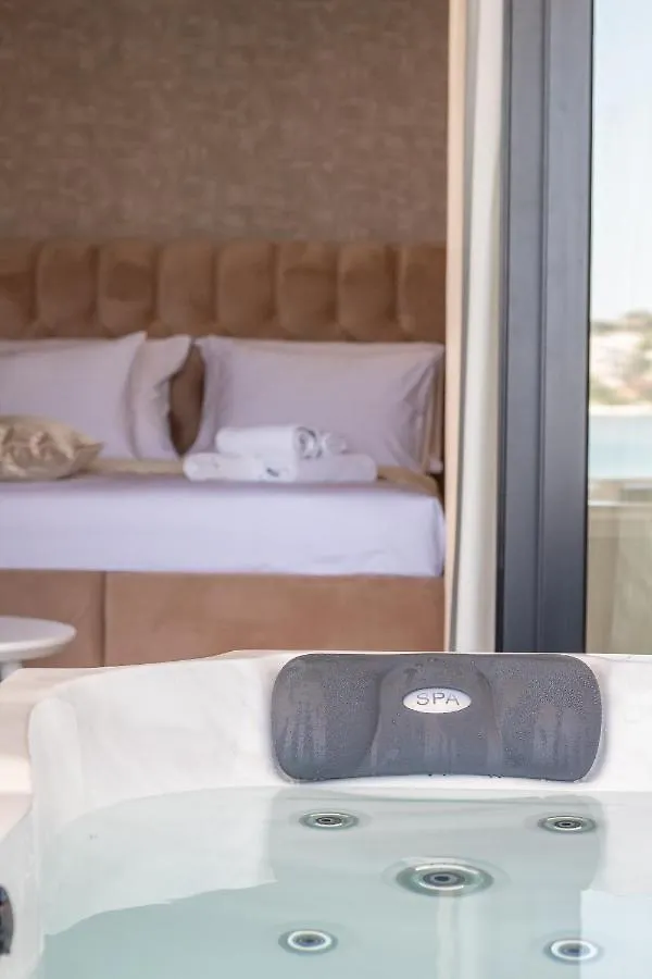 Luxury Rooms 
