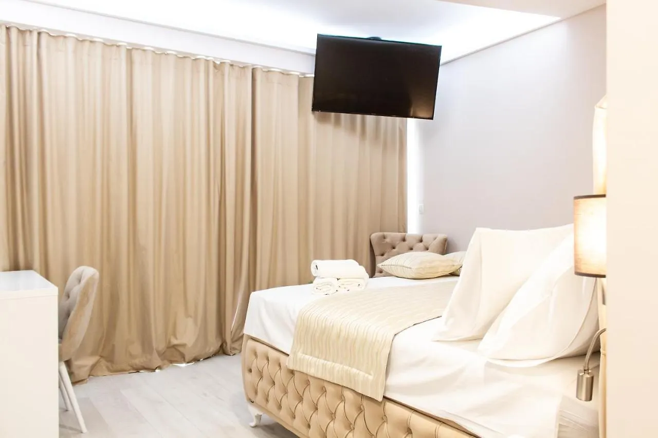 Luxury Rooms 