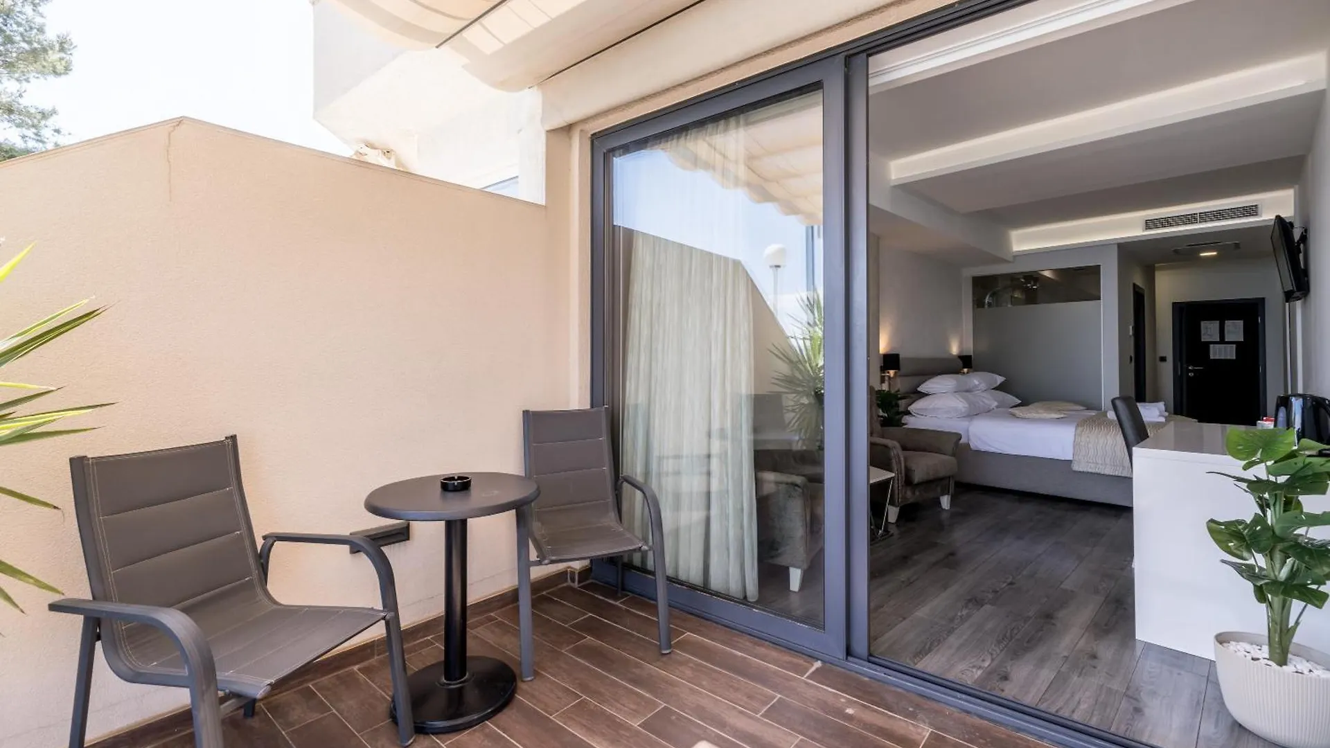 Sea View Luxury Rooms Seven Of Nine Split 4*,  Croatia