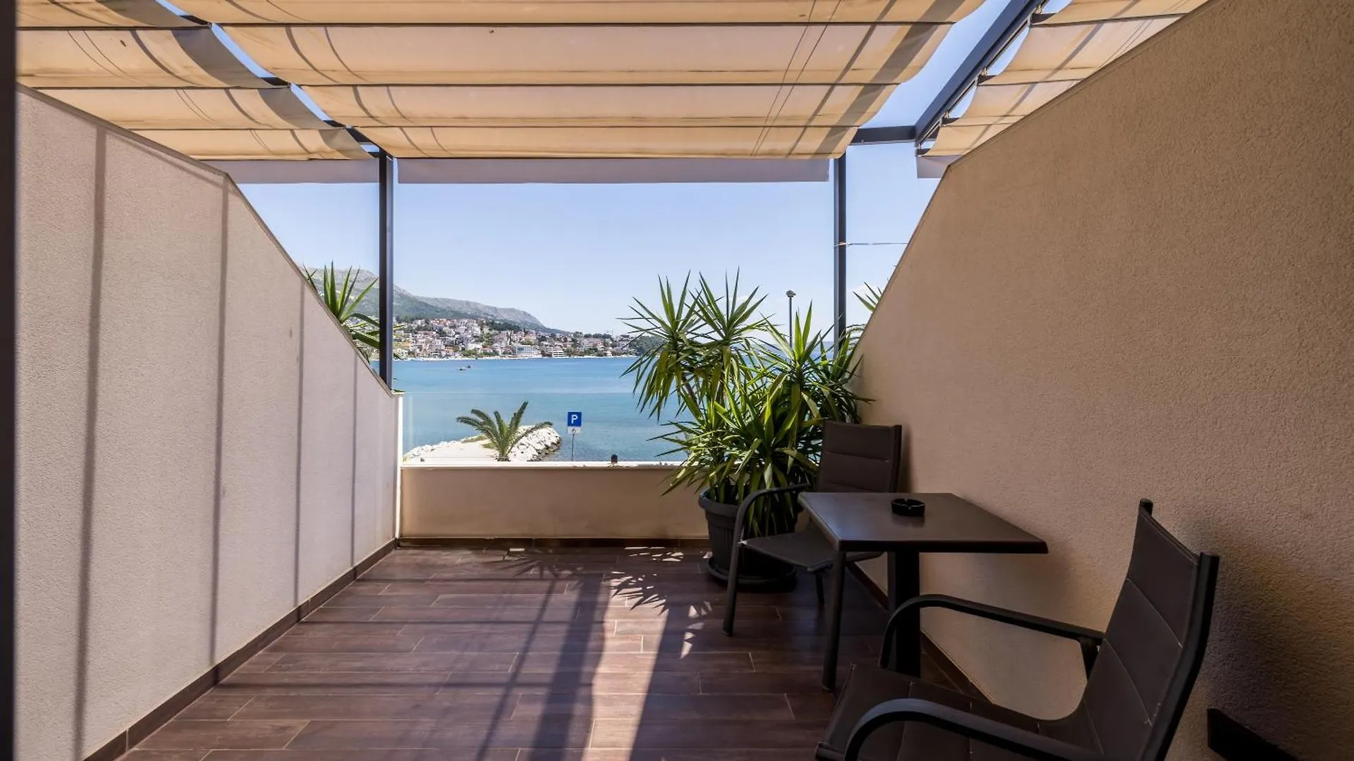Sea View Luxury Rooms Seven Of Nine Split 4*,  Croatia