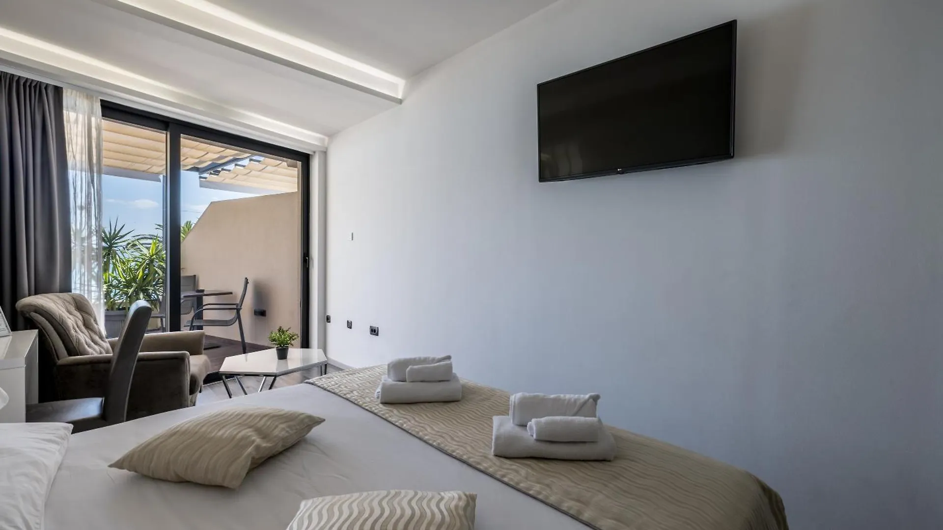 Sea View Luxury Rooms Seven Of Nine Split Guest house