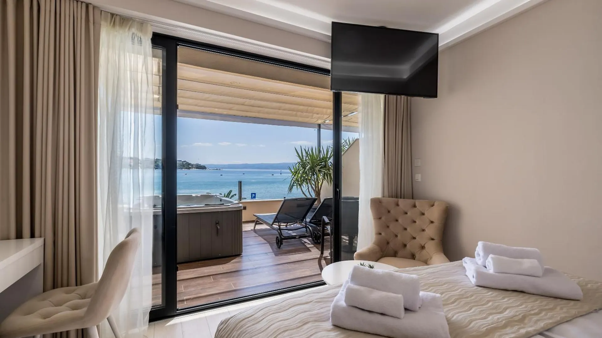 **** Guest house Sea View Luxury Rooms Seven Of Nine Split Croatia