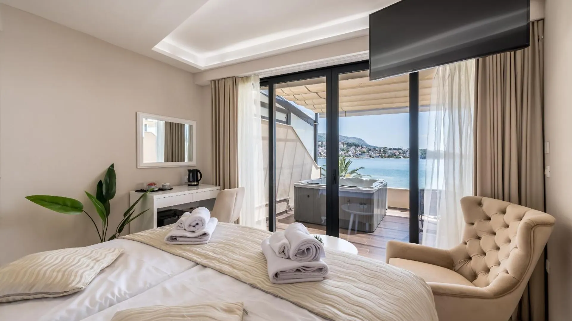 Sea View Luxury Rooms Seven Of Nine Split 4*,  Croatia